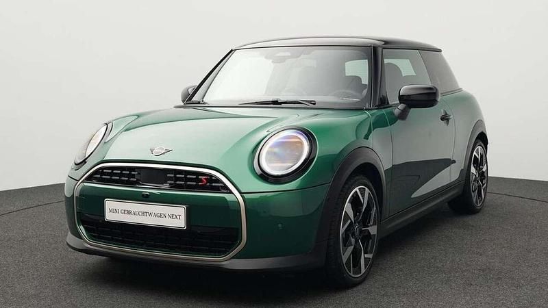 Gebraucht Mini Cooper S Favoured 204 PS (150 kW) 2024 Grün Kleinwagen