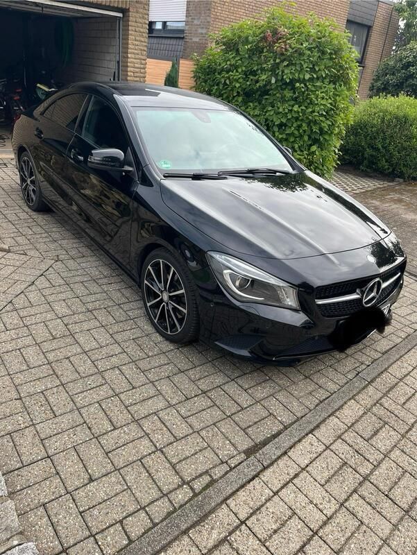 Schwarz Gebraucht 2014 Mercedes CLA250 Limousine | 17.950 € (Guter Preis) - Bild 1/4