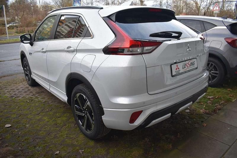 Gebraucht Mitsubishi Eclipse Cross Select 188 PS (138 kW) 2024 Titanweiß SUV