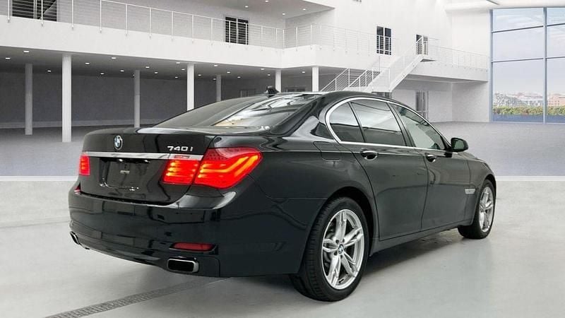 Gebraucht BMW 740 326 PS (239 kW) 2011 Schwarz Limousine