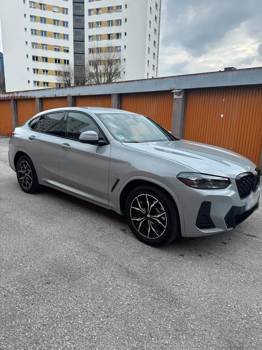 Gebraucht BMW X4 M Sport 184 PS (135 kW) 2023 Grau SUV