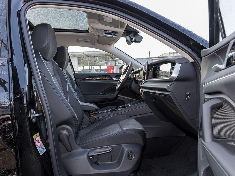 Neu VW Tayron Elegance 204 PS (150 kW) 2025 Grenadillschwarz metallic SUV