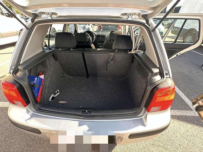 Grau Gebraucht 2001 VW Golf IV Edition Kleinwagen | 3.200 € (Etwas zu teuer) - Bild 1/4