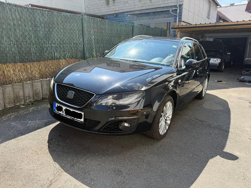 Schwarz Gebraucht 2013 Seat Exeo Sport Limousine | 8.599 € - Bild 1/4