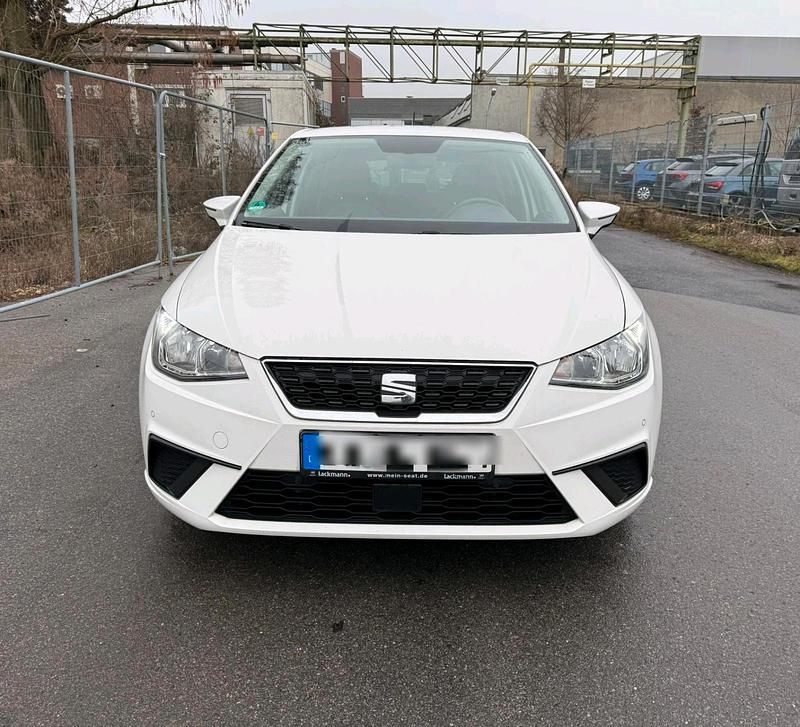 Weiß Gebraucht 2018 Seat Ibiza Style Limousine | 9.990 € (Fairer Preis) - Bild 1/4