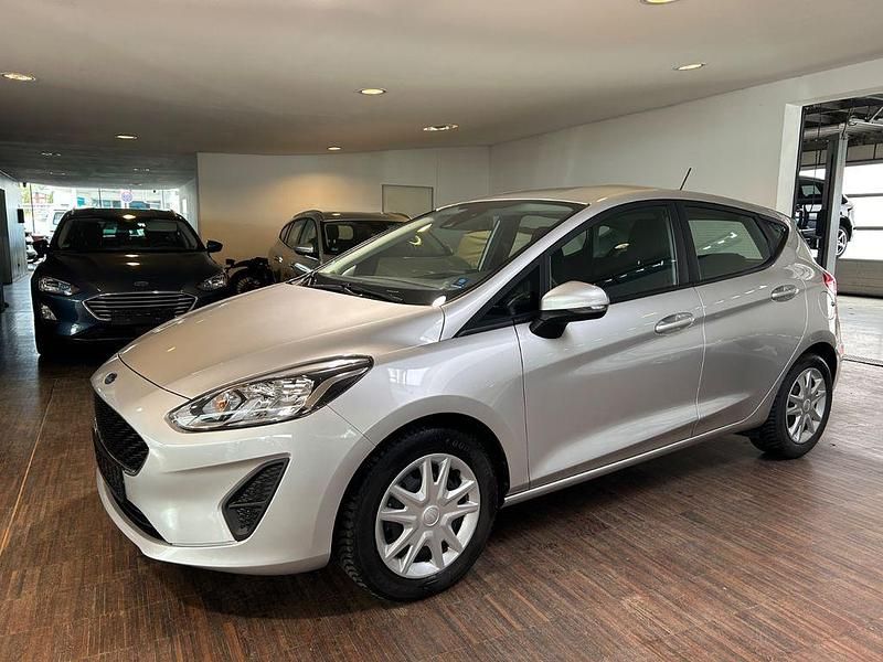 Silber Gebraucht 2021 Ford Fiesta Cool & Connect Limousine | 11.490 € - Bild 1/4
