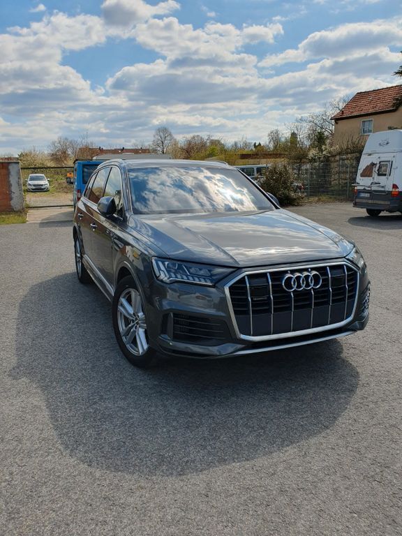 Grau Gebraucht 2020 Audi Q7 Ambiente SUV | 45.800 € (Superpreis) - Bild 1/4