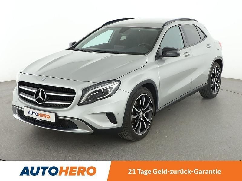 Silber Gebraucht 2016 Mercedes GLA200 Urban SUV | 18.680 € (Fairer Preis) - Bild 1/3