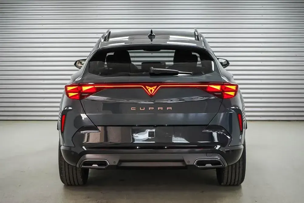 Neu Cupra Formentor 265 PS (194 kW) 2026 Fjord blau uni (9k) SUV