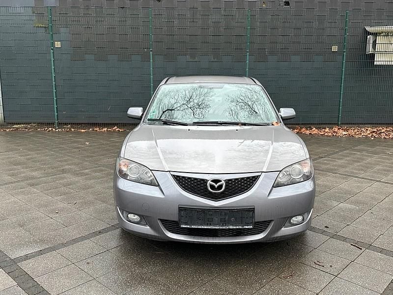 Grau Gebraucht 2006 Mazda 3 Limousine | 1.450 € (Guter Preis) - Bild 1/4