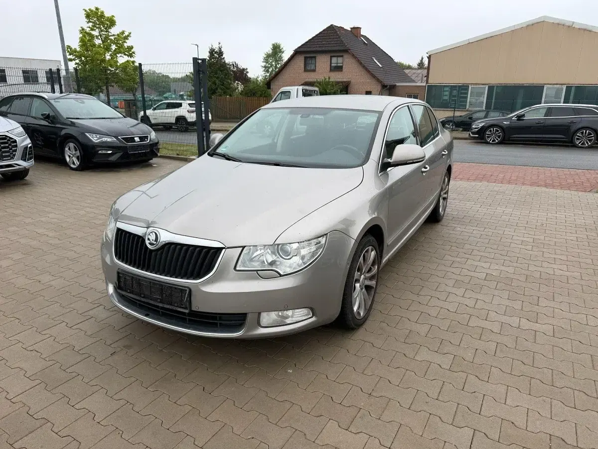 Gebraucht Skoda Superb Elegance 170 PS (125 kW) 2009 Beige Limousine