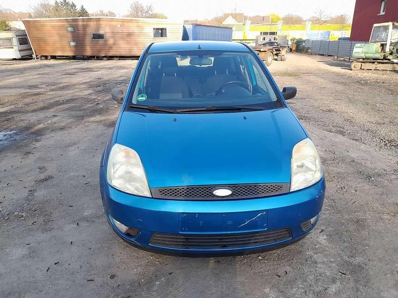 Blau Gebraucht 2005 Ford Fiesta Ghia Kleinwagen | 600 € (Superpreis) - Bild 1/4