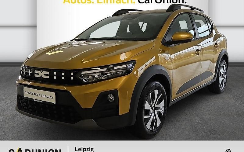 Neu Dacia Sandero Expression 110 PS (80 kW) 2026 Amber yellow Limousine