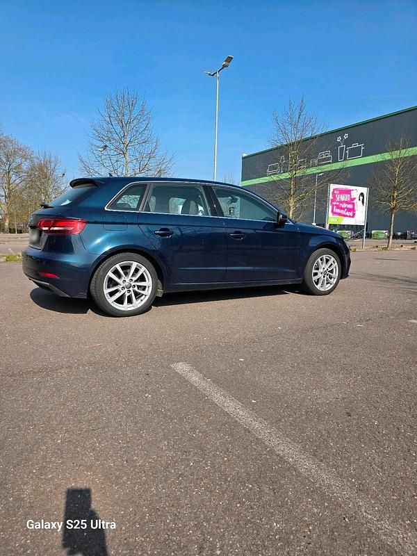 Gebraucht Audi A3 Sportback 110 PS (80 kW) 2017 Blau Kleinwagen