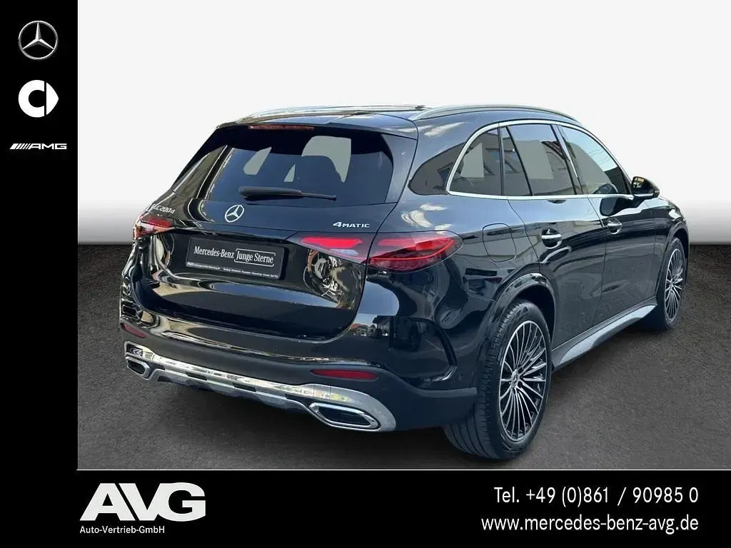 Gebraucht Mercedes GLC200 AMG 163 PS (119 kW) 2026 Lack obsidianschwarz SUV