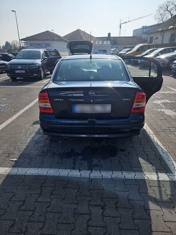 Gebraucht Opel Astra Elegance 101 PS (74 kW) 1999 Blau Limousine
