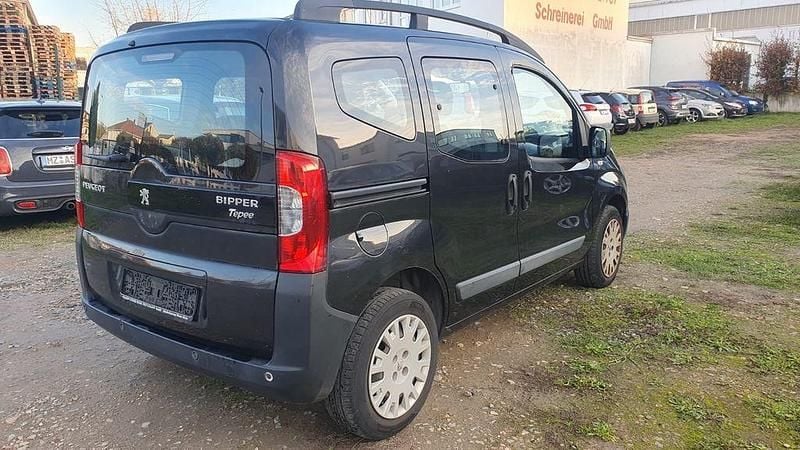 Grau Gebraucht 2012 Peugeot Bipper Family Van | 3.200 € (Superpreis) - Bild 1/4