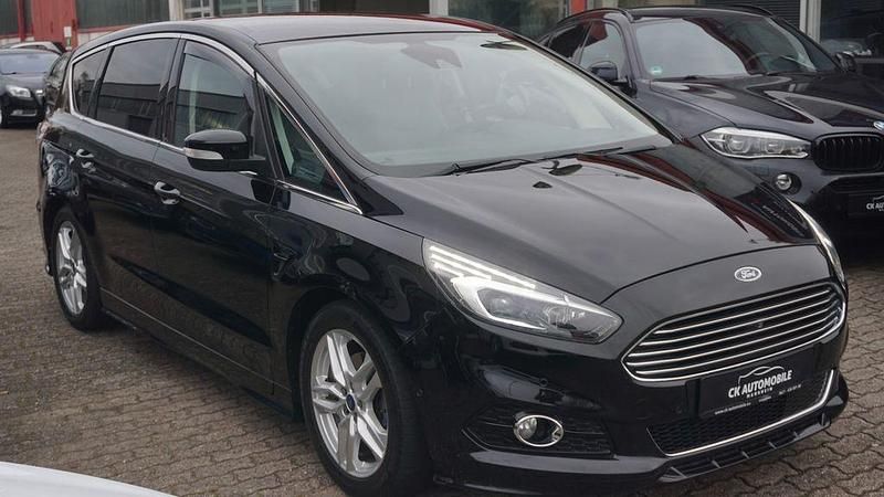 Gebraucht Ford S-MAX Titanium 209 PS (153 kW) 2017 Schwarz Van / Kleinbus