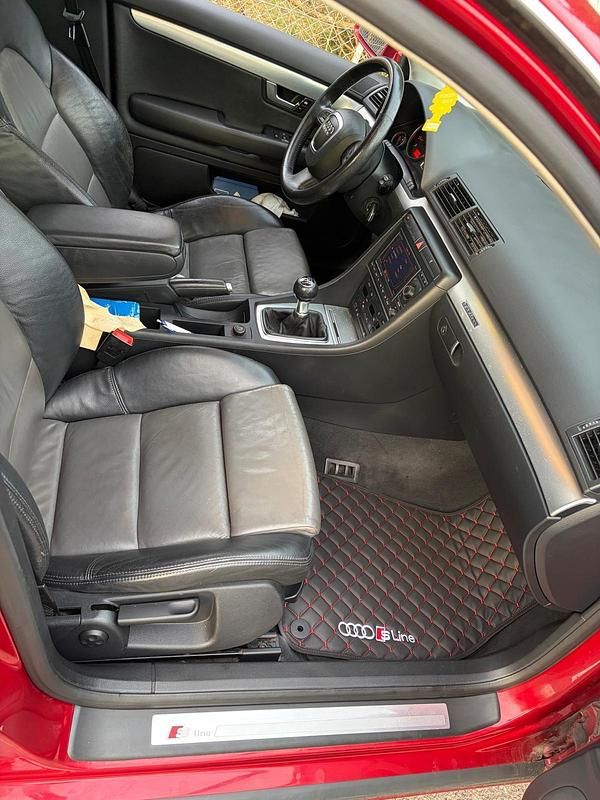 Gebraucht Audi S4 Sport 200 PS (147 kW) 2005 Rot Limousine