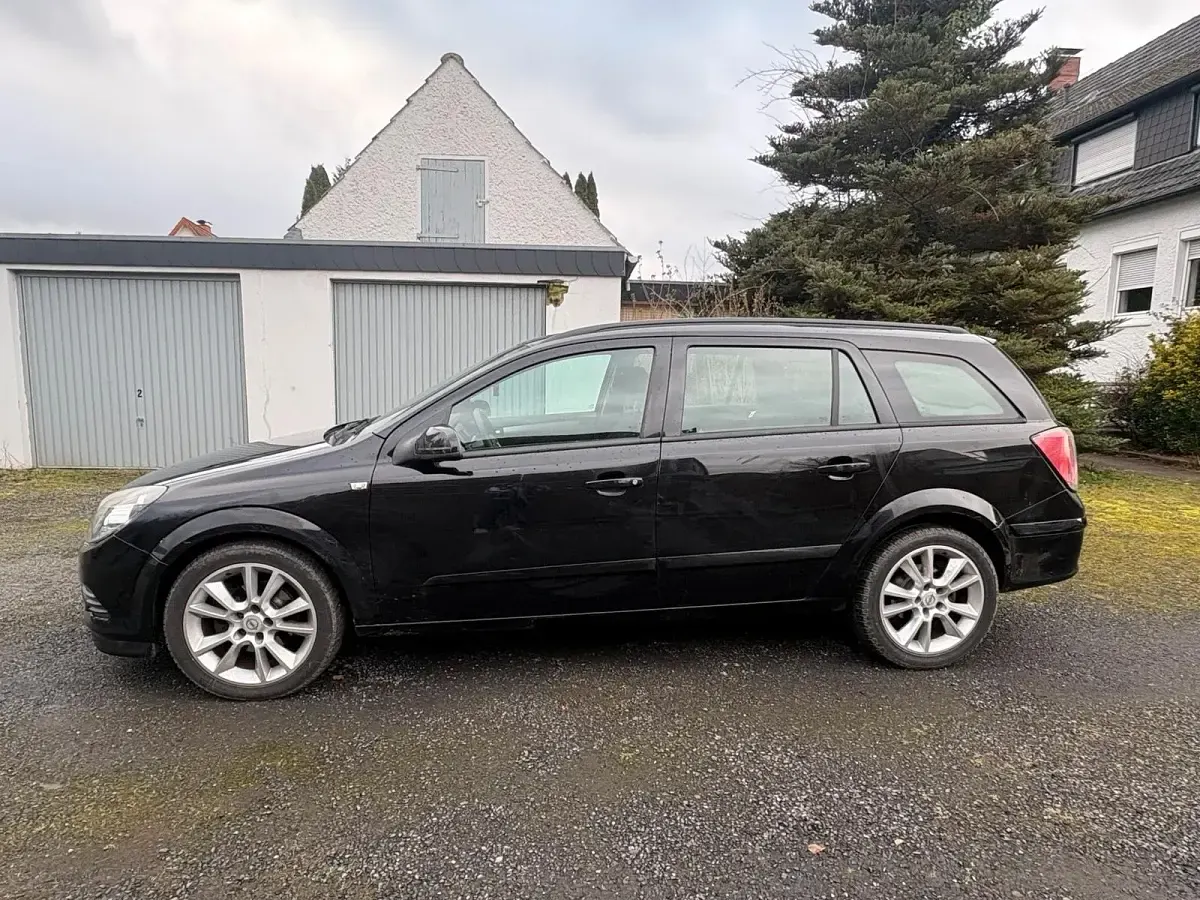 Gebraucht Opel Astra 105 PS (77 kW) 2005 Schwarz Kombi