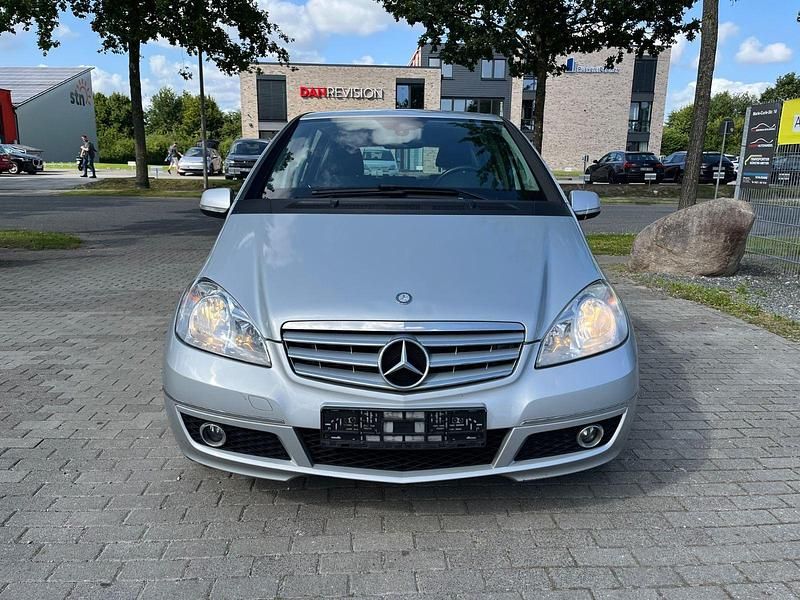 Gebraucht Mercedes A180 Avantgarde 109 PS (80 kW) 2010 Silber Kleinwagen