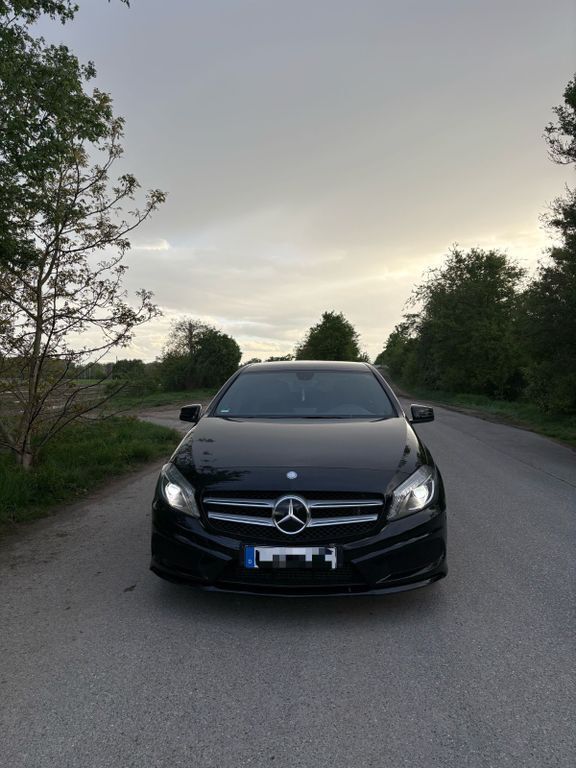 Schwarz Gebraucht 2012 Mercedes A200 AMG Limousine | 16.600 € (Teuer) - Bild 1/4