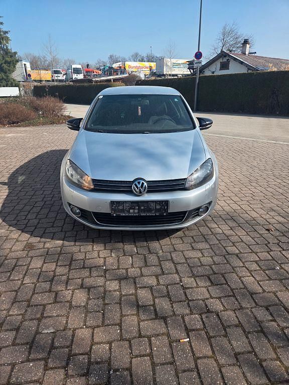 Gebraucht VW Golf VI Highline 105 PS (77 kW) 2009 Silber Kleinwagen