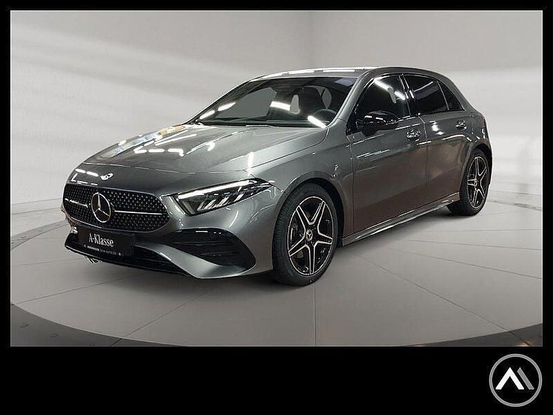Grau metalliclack mountaingrau Gebraucht 2024 Mercedes A180 Limousine | 31.630 € (Etwas zu teuer) - Bild 1/4