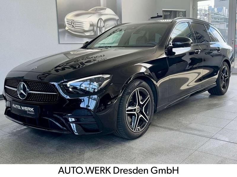 Gebraucht Mercedes E200 Exclusive 160 PS (117 kW) 2023 Ung. schwarz  unilack Kombi