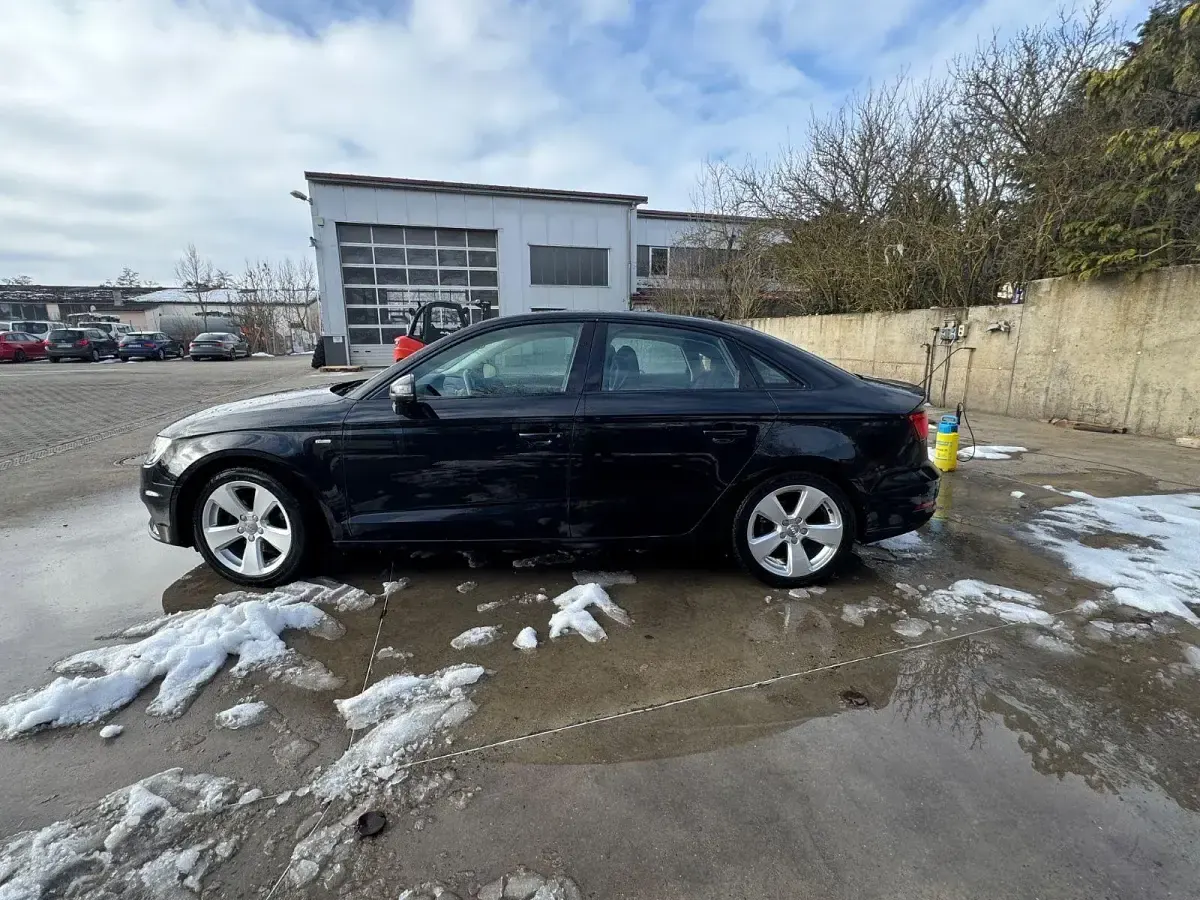 Używany Audi A3 Ambiente 150 KM (110 kW) 2014 Czarny Sedan/Limuzyna