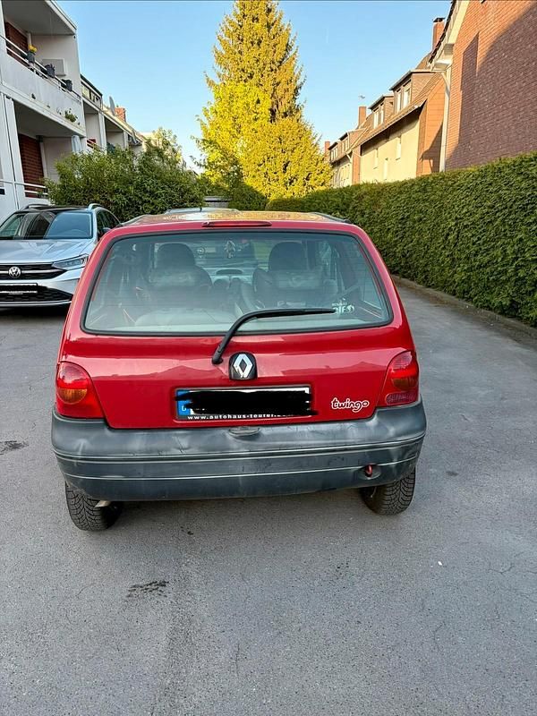 Second-hand Renault Twingo 58 CP (42 kW) 2006 Roșu Hatchback