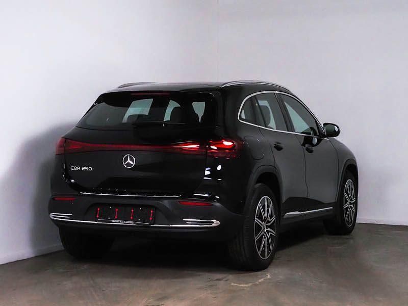 Gebraucht Mercedes EQA250 Progressive 139 kW (190 PS) 2025 Schwarzlack kosmosschwarz (metallic) SUV