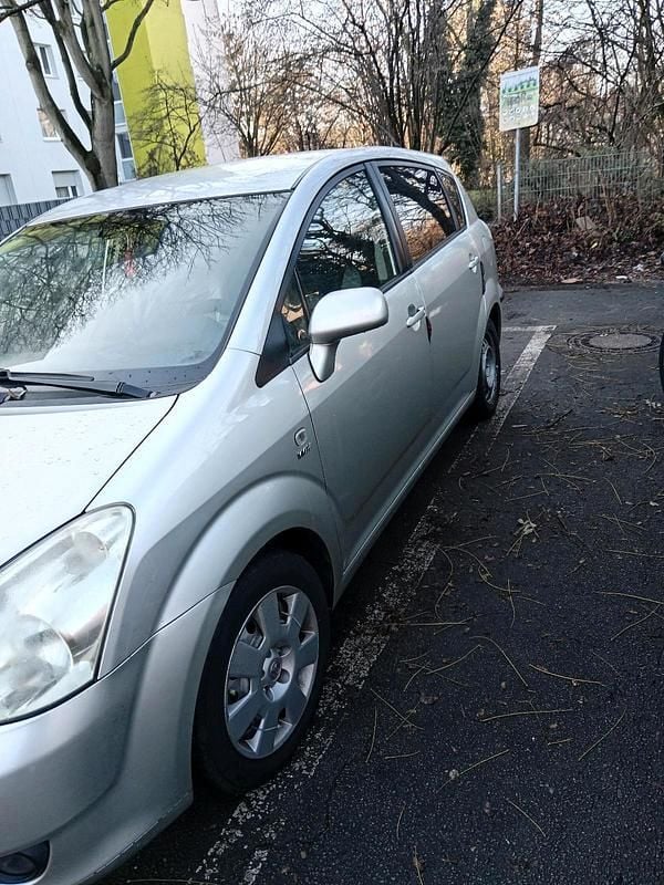 Silber Gebraucht 2004 Toyota Corolla Kombi | 3.800 € (Fairer Preis) - Bild 1/4