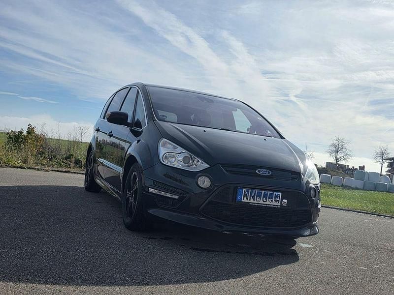 Schwarz Gebraucht 2012 Ford S-MAX S Van / Kleinbus | 11.000 € - Bild 1/4