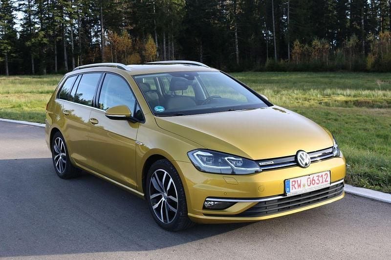 Gebraucht VW Golf VII Highline 131 PS (96 kW) 2018 Gelb Kombi