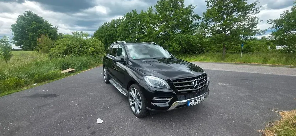 Gebraucht Mercedes ML350 258 PS (189 kW) 2014 Schwarz SUV