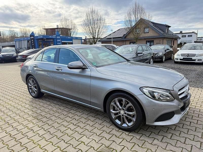 Silber Gebraucht 2016 Mercedes C180 Avantgarde Limousine | 14.990 € (Fairer Preis) - Bild 1/4