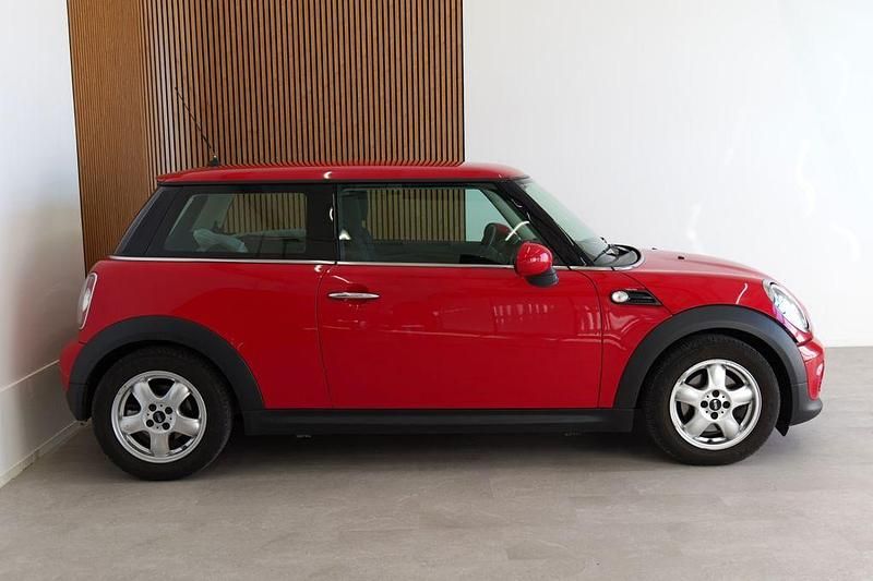 Gebraucht Mini ONE 75 PS (55 kW) 2012 Rot Kleinwagen
