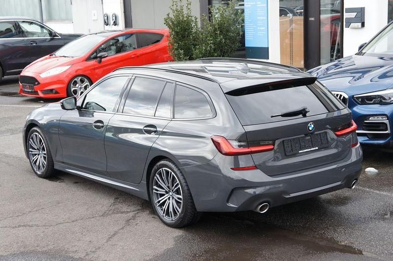 Gebraucht BMW 320 M Sport 190 PS (139 kW) 2022 Grau Limousine