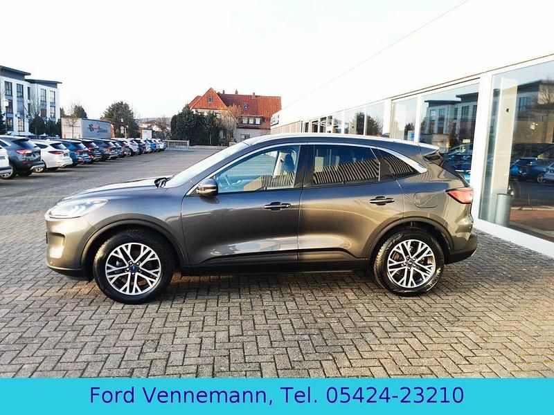 Gebraucht Ford Kuga Titanium 150 PS (110 kW) 2021 Grau SUV