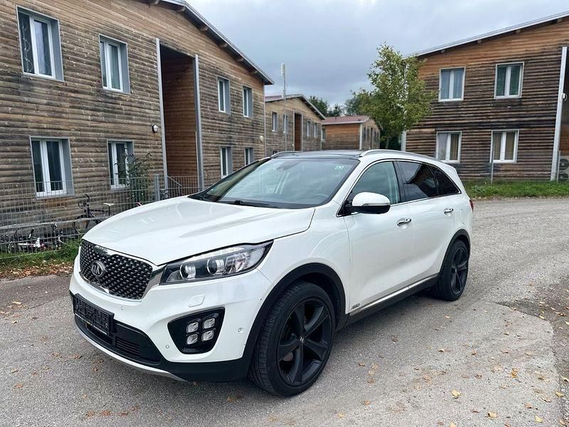 Weiß Gebraucht 2018 Kia Sorento Platinum Edition SUV | 15.500 € (Superpreis) - Bild 1/4