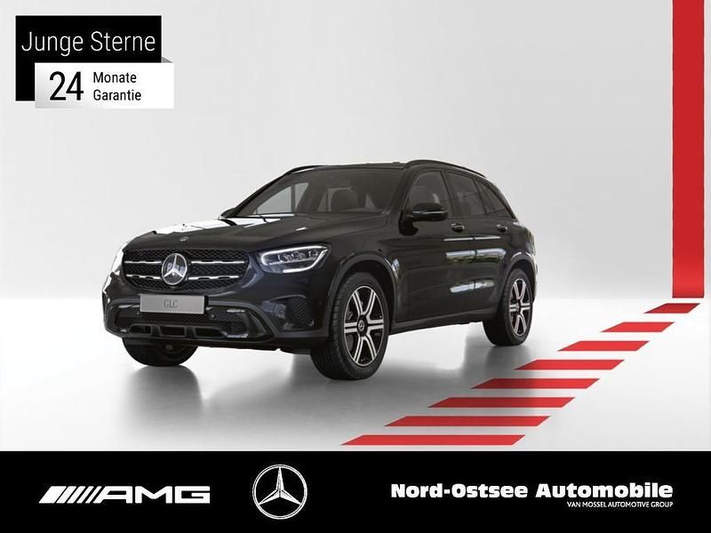 Metalliclack obsidianschwarz Gebraucht 2019 Mercedes GLC300 Night SUV | 33.390 € (Fairer Preis) - Bild 1/3