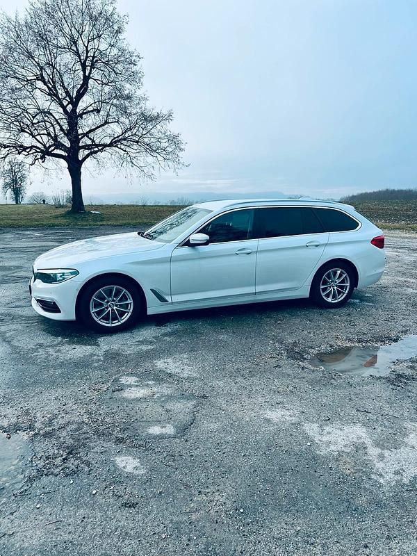 Weiß Gebraucht 2019 BMW 530 Kombi | 23.900 € (Superpreis) - Bild 1/4