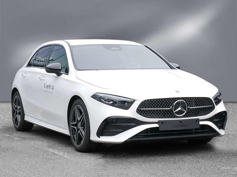 Unilack polarweiß Gebraucht 2024 Mercedes A200 Night Limousine | 31.750 € (Fairer Preis) - Bild 1/4