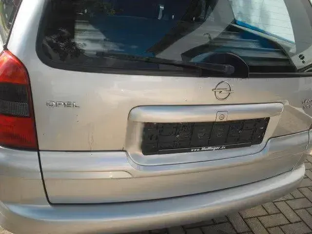 Gebraucht Opel Vectra Edition 116 PS (85 kW) 2001 Silber Kombi