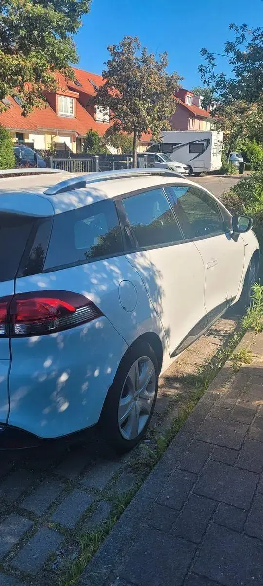 Gebraucht Renault Clio IV LIMITED 73 PS (53 kW) 2016 Weiß Kleinwagen