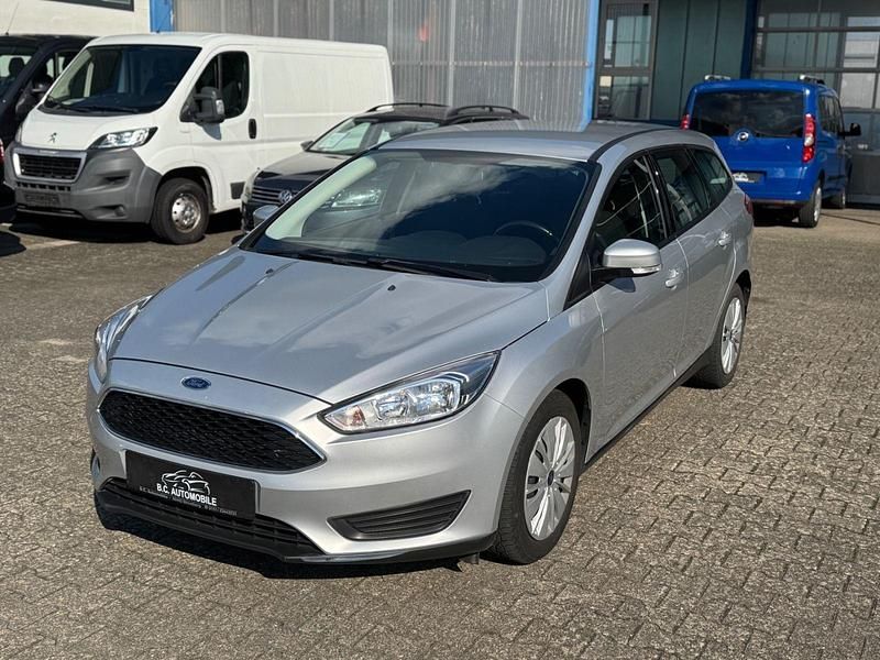 Silber Gebraucht 2017 Ford Focus Trend Kombi | 9.490 € (Fairer Preis) - Bild 1/4