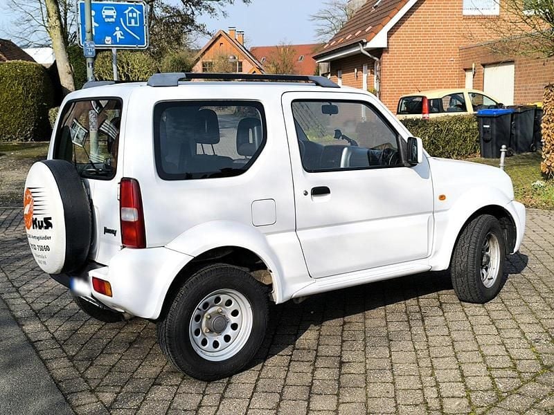 Gebraucht Suzuki Jimny 80 PS (58 kW) 2010 Weiß SUV