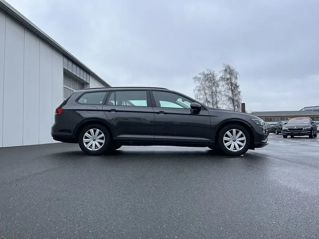Używany VW Passat Conceptline 150 KM (110 kW) 2022 Szary Kombi