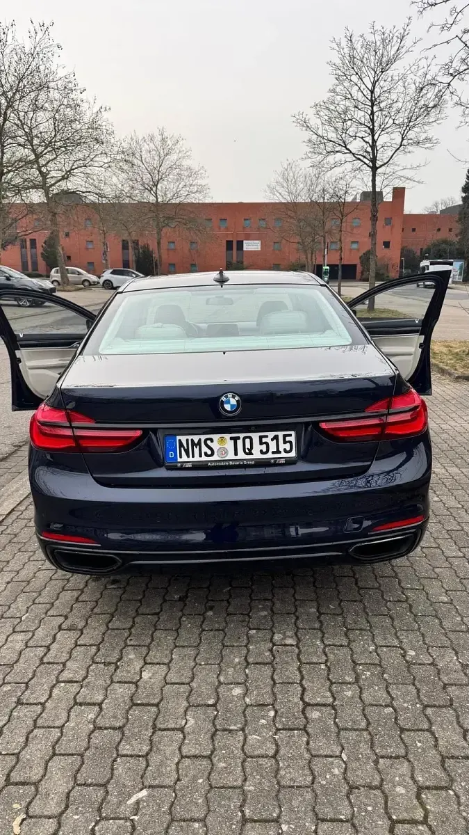 Gebraucht BMW 750L 2015 Blau Limousine